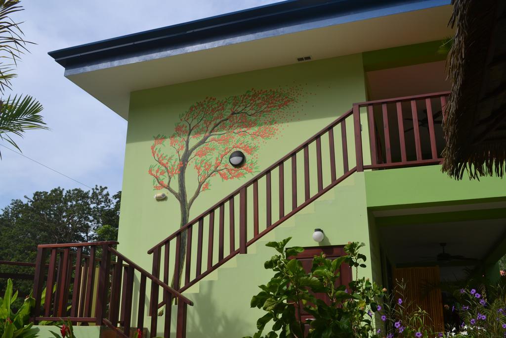 Mavi Surf Hotel Dominical Esterno foto