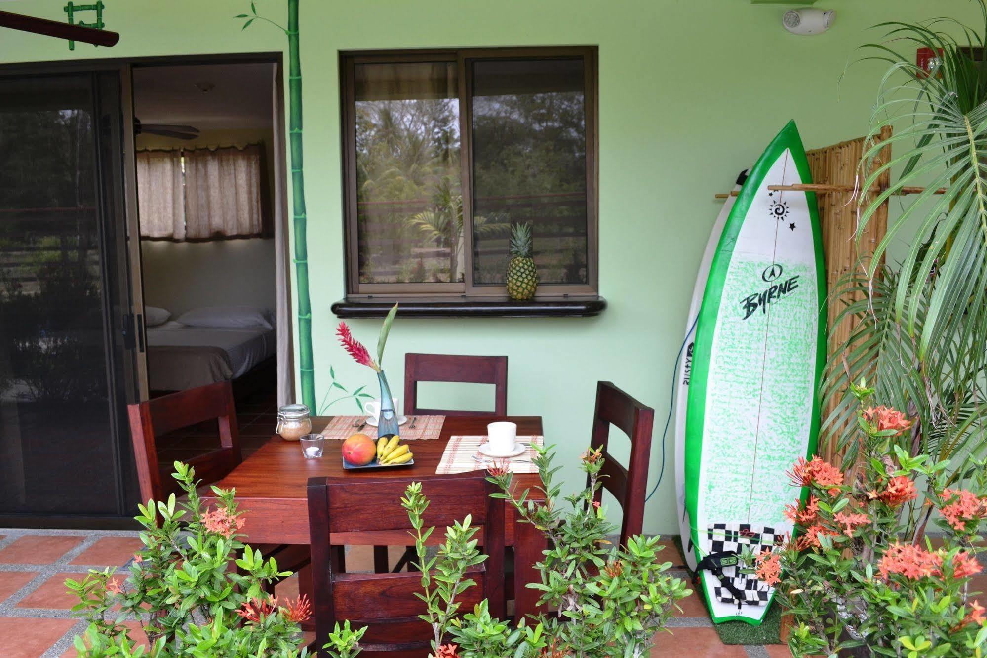 Mavi Surf Hotel Dominical Esterno foto