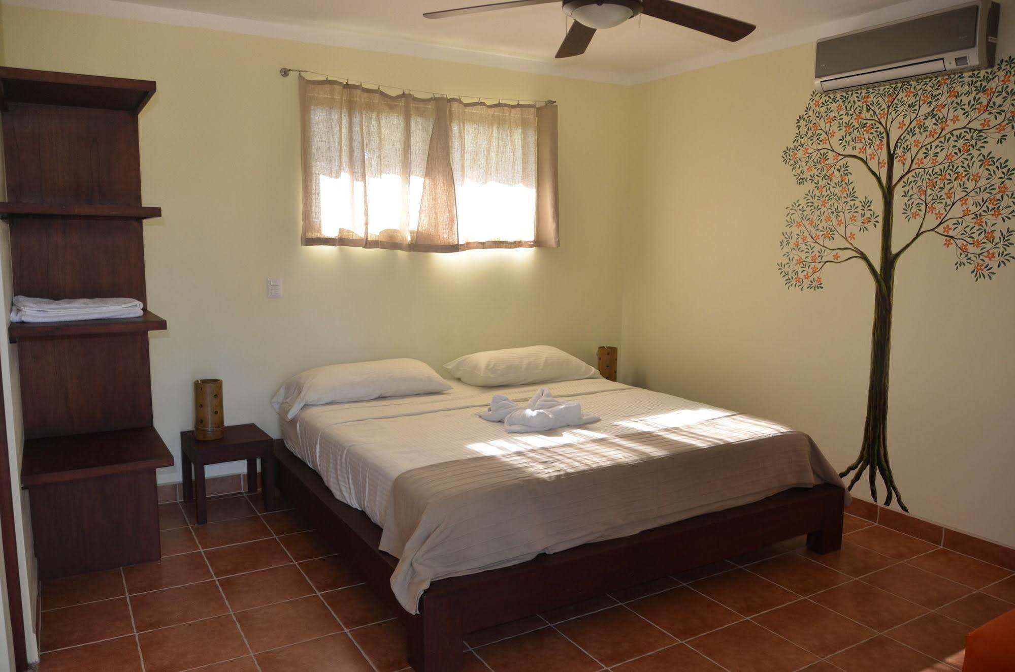 Mavi Surf Hotel Dominical Esterno foto
