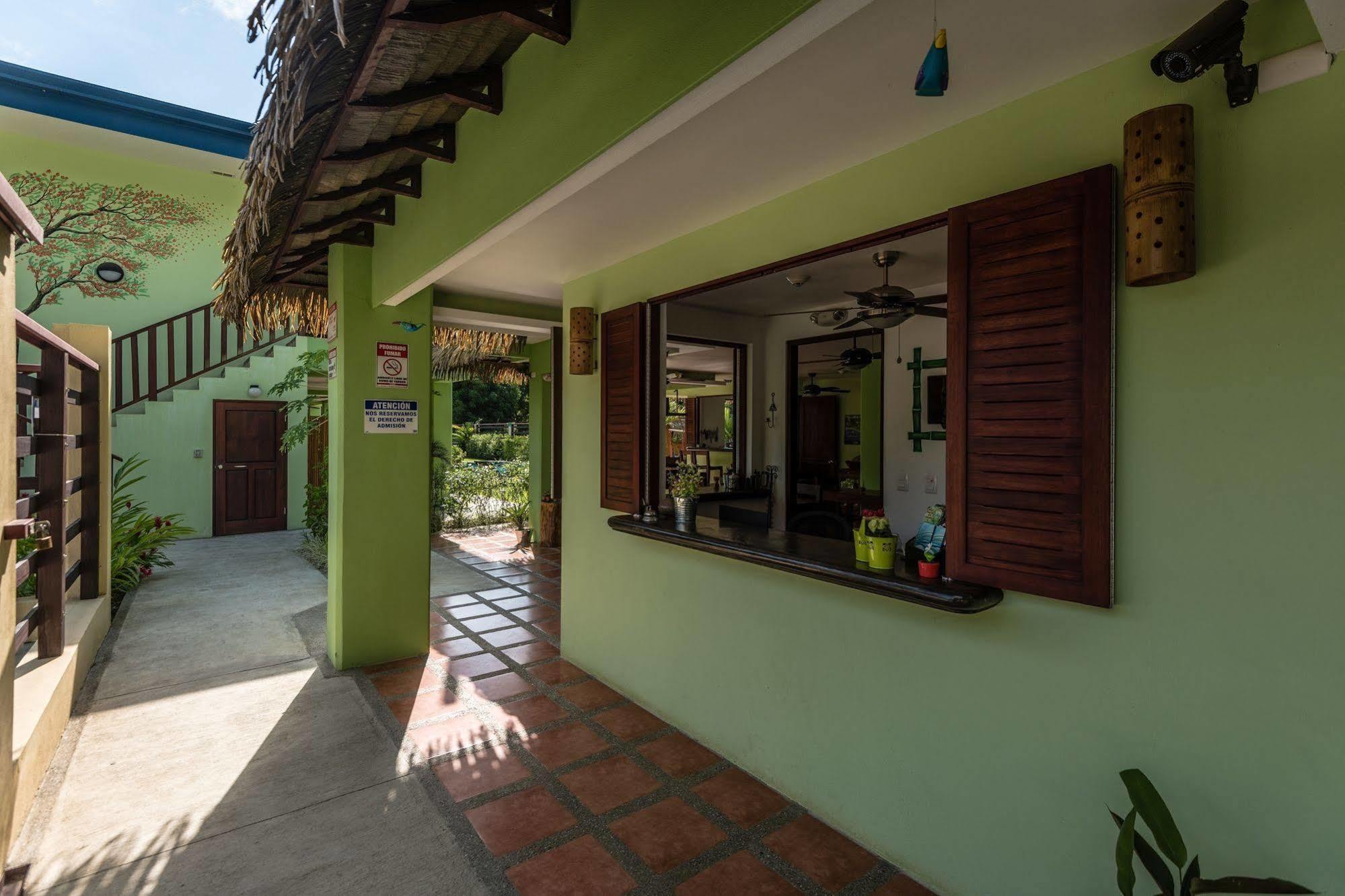 Mavi Surf Hotel Dominical Esterno foto